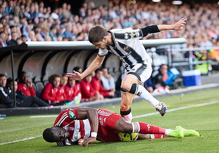 El Granada CF se arruga en Castalia